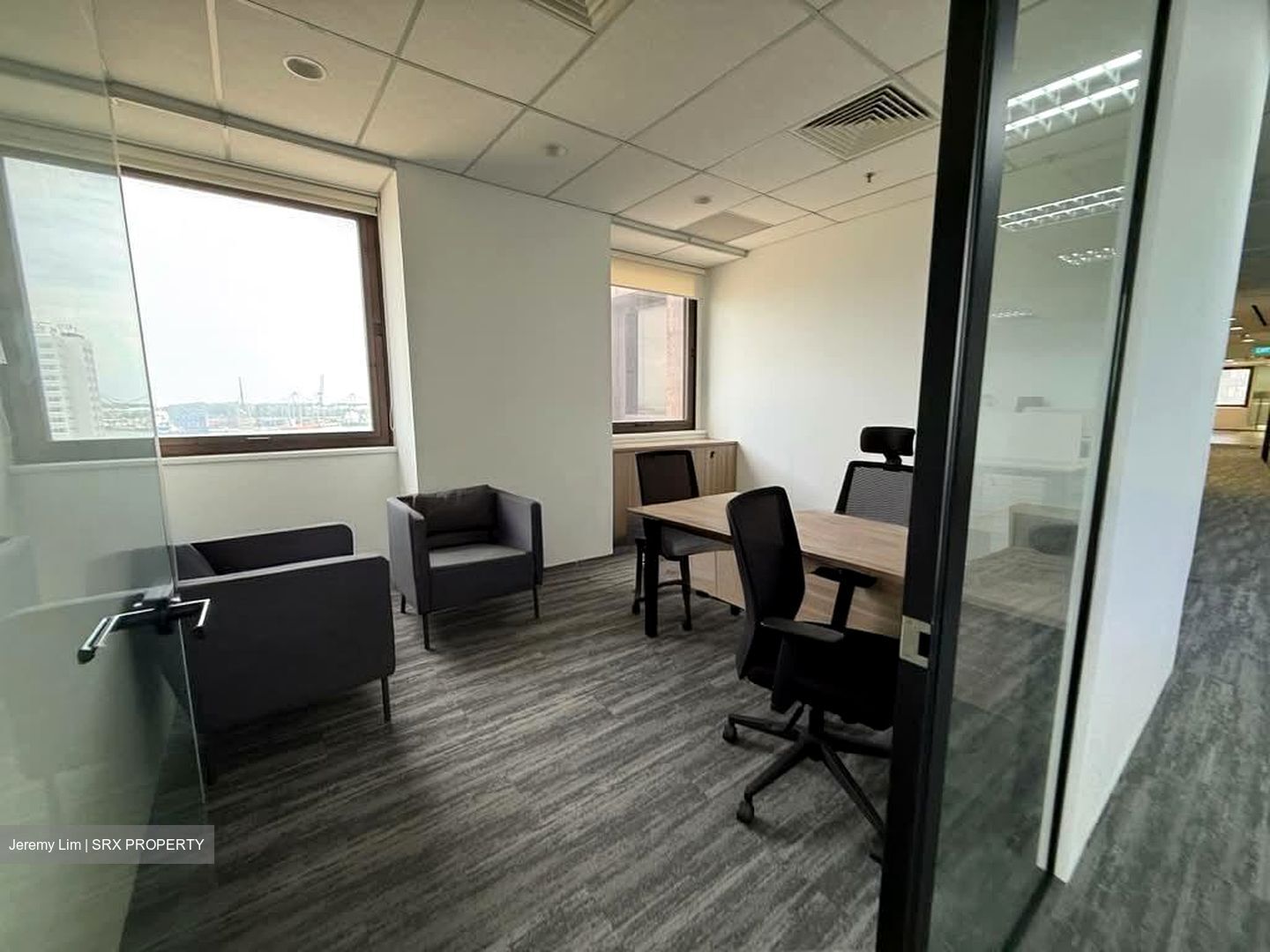 Lippo Centre (D2), Office #568089061